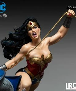 Wonder Woman Vs Darkseid Diorama 1/6 – DC Comics By Ivan Reis Iron Studios 20 Wonder Woman Vs Darkseid Diorama 1/6 – DC Comics By Ivan Reis Iron Studios