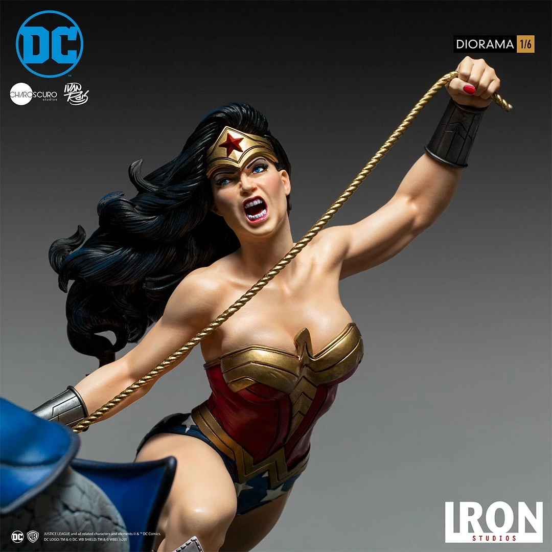 Wonder Woman Vs Darkseid Diorama 1/6 – DC Comics By Ivan Reis Iron Studios 5 Wonder Woman Vs Darkseid Diorama 1/6 – DC Comics By Ivan Reis Iron Studios