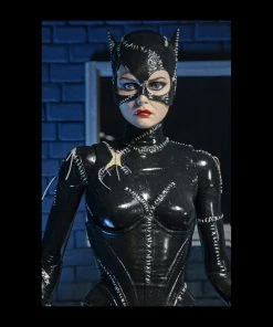 Catwoman: Batman Returns – 1/4 Scale Action Figure – Catwoman (Michelle Pfeiffer) By NECA
