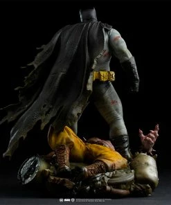 Batman: The Dark Knight Returns Sixth Scale Diorama By Iron Studios 30 Batman: The Dark Knight Returns Sixth Scale Diorama By Iron Studios