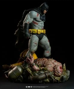 Batman: The Dark Knight Returns Sixth Scale Diorama By Iron Studios 32 Batman: The Dark Knight Returns Sixth Scale Diorama By Iron Studios