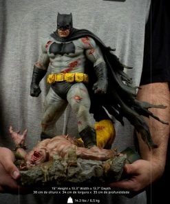 Batman: The Dark Knight Returns Sixth Scale Diorama By Iron Studios 24 Batman: The Dark Knight Returns Sixth Scale Diorama By Iron Studios