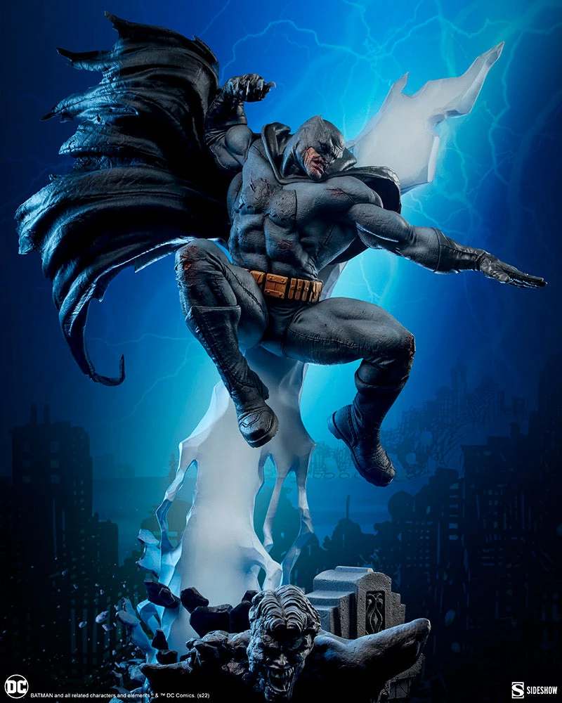 Batman: The Dark Knight Returns Premium Format™ Figure By Sideshow Collectibles 3 Batman: The Dark Knight Returns Premium Format™ Figure By Sideshow Collectibles