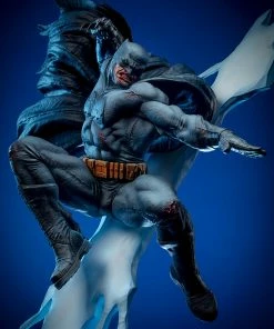 Batman: The Dark Knight Returns Premium Format™ Figure By Sideshow Collectibles 26 Batman: The Dark Knight Returns Premium Format™ Figure By Sideshow Collectibles