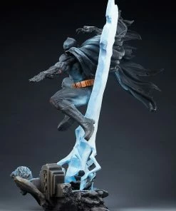 Batman: The Dark Knight Returns Premium Format™ Figure By Sideshow Collectibles 30 Batman: The Dark Knight Returns Premium Format™ Figure By Sideshow Collectibles