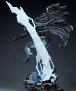 Batman: The Dark Knight Returns Premium Format™ Figure By Sideshow Collectibles 31 Batman: The Dark Knight Returns Premium Format™ Figure By Sideshow Collectibles