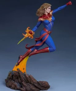 Captain Marvel Statue By Sideshow Collectibles Avengers Assemble Avengers Earth's Heroes