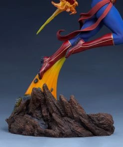 Captain Marvel Statue By Sideshow Collectibles Avengers Assemble Avengers Earth's Heroes