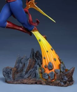 Captain Marvel Statue By Sideshow Collectibles Avengers Assemble Avengers Earth's Heroes