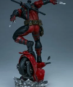 Deadpool Premium Format™ Figure By Sideshow Collectibles