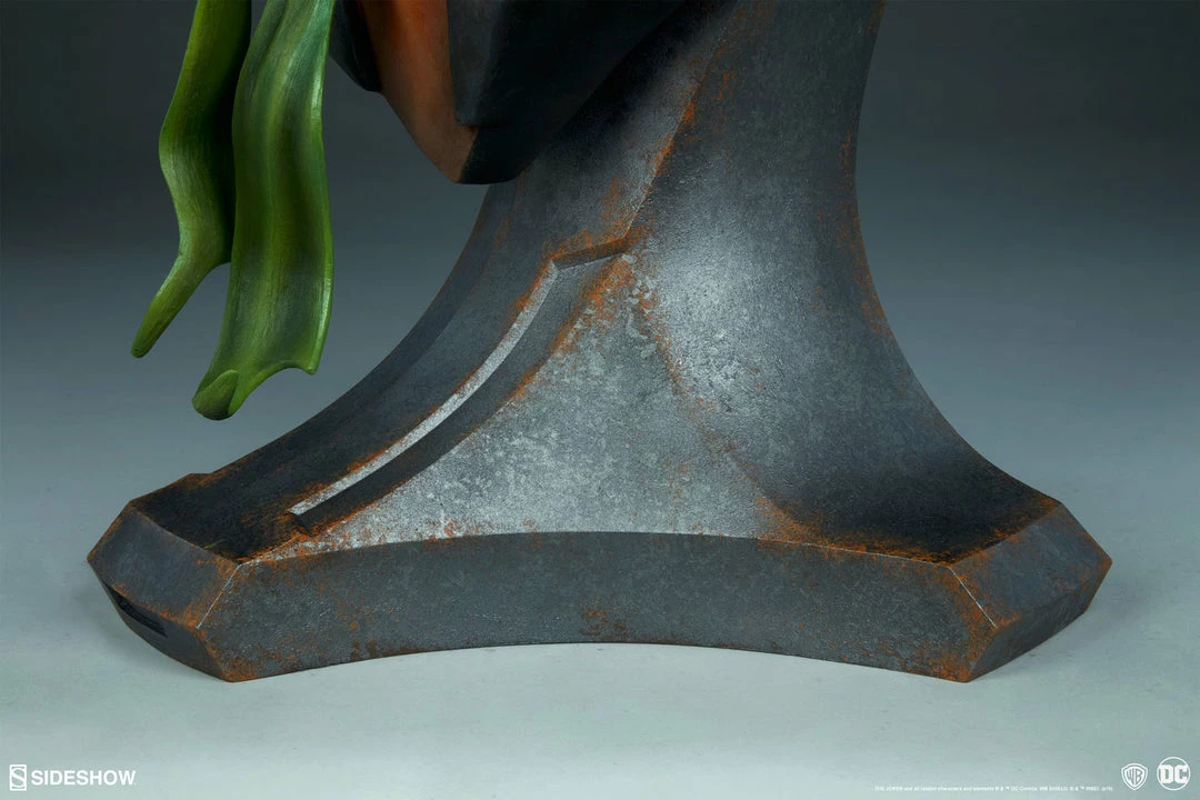 LIFE SIZED STATUES PROPS The Joker™ Life-Size Bust By Sideshow Collectibles DC Comics 19 LIFE SIZED STATUES PROPS The Joker™ Life-Size Bust By Sideshow Collectibles DC Comics