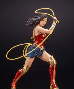 Wonder Woman (1984) Statue By Kotobukiya ARTFX 19 Wonder Woman (1984) Statue By Kotobukiya ARTFX