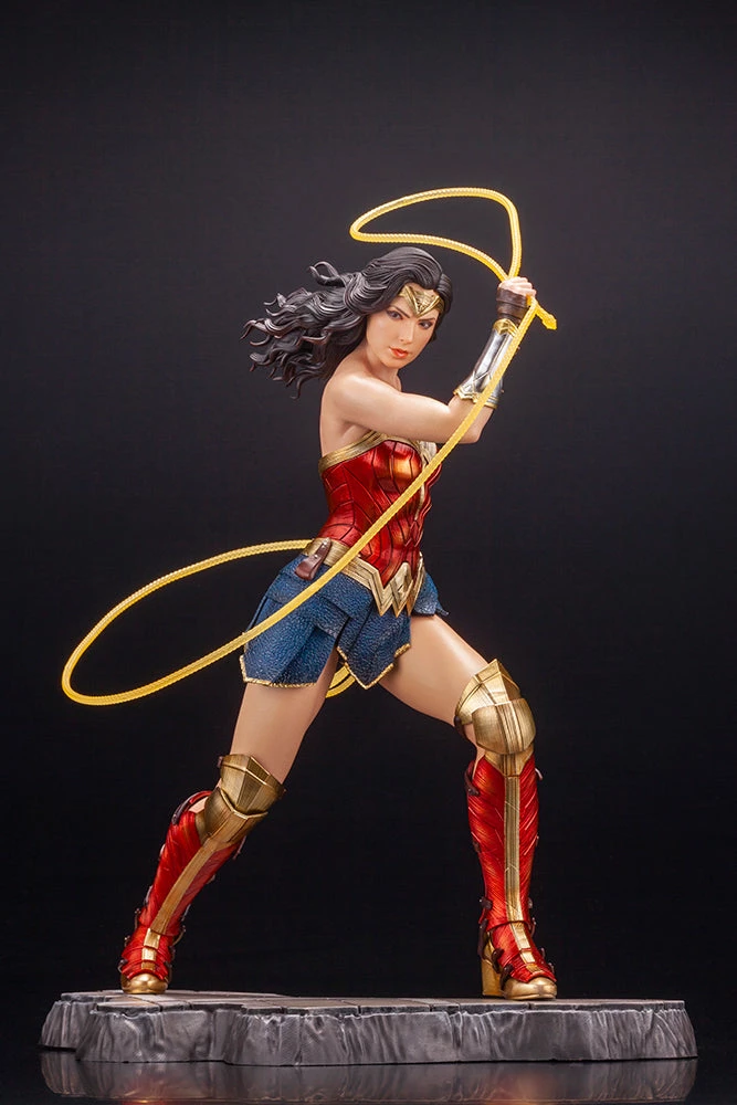 Wonder Woman (1984) Statue By Kotobukiya ARTFX 5 Wonder Woman (1984) Statue By Kotobukiya ARTFX
