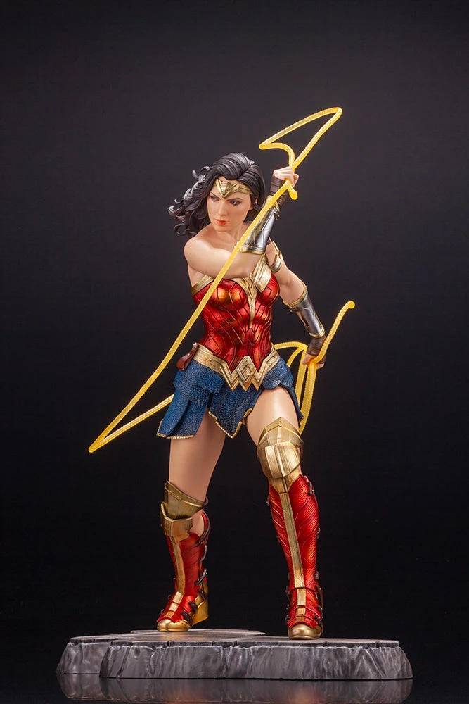 Wonder Woman (1984) Statue By Kotobukiya ARTFX 6 Wonder Woman (1984) Statue By Kotobukiya ARTFX