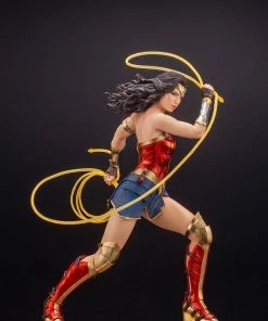Wonder Woman (1984) Statue By Kotobukiya ARTFX 23 Wonder Woman (1984) Statue By Kotobukiya ARTFX