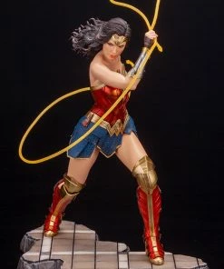 Wonder Woman (1984) Statue By Kotobukiya ARTFX 24 Wonder Woman (1984) Statue By Kotobukiya ARTFX