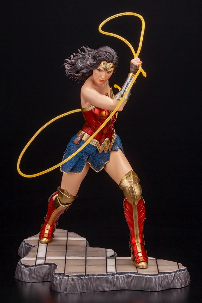 Wonder Woman (1984) Statue By Kotobukiya ARTFX 9 Wonder Woman (1984) Statue By Kotobukiya ARTFX