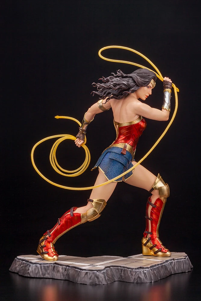 Wonder Woman (1984) Statue By Kotobukiya ARTFX 11 Wonder Woman (1984) Statue By Kotobukiya ARTFX