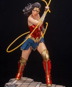 Wonder Woman (1984) Statue By Kotobukiya ARTFX 27 Wonder Woman (1984) Statue By Kotobukiya ARTFX