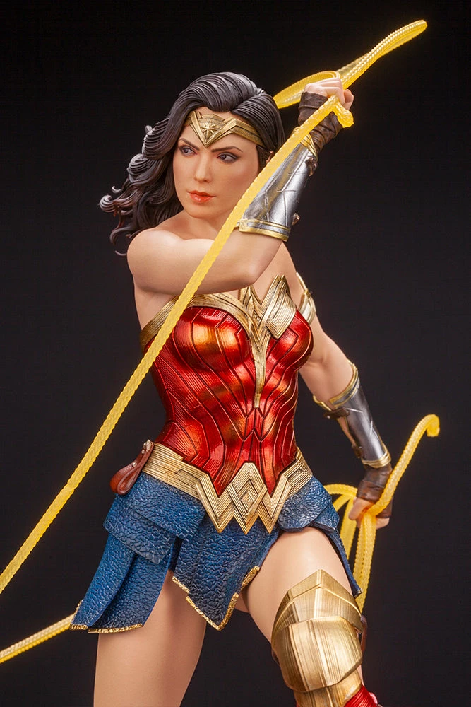 Wonder Woman (1984) Statue By Kotobukiya ARTFX 3 Wonder Woman (1984) Statue By Kotobukiya ARTFX